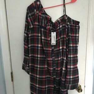 Long sleeve one shoulder dress never worn plaid !